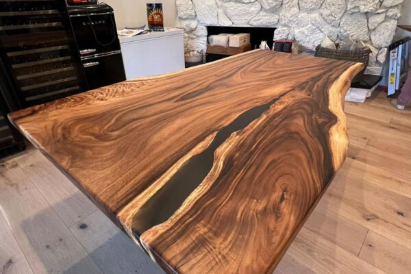 DINNING TABLE LIVE EDGE WITH EPOXY POOR